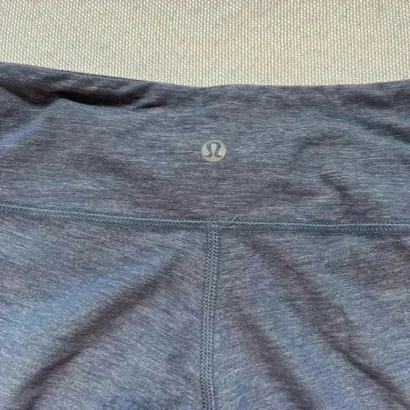 Lululemon Heathered Blue Cropped Leggings - Picture 4 of 4